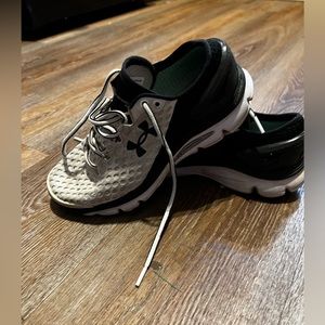 Women’s under Armour sneakers